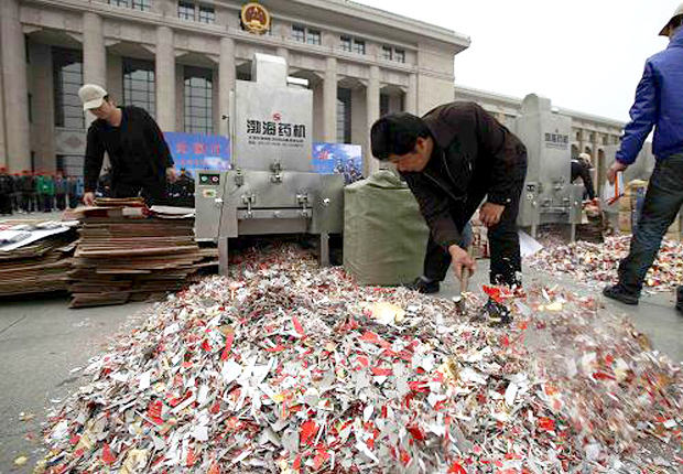 “決戰(zhàn)‘亮劍’行動(dòng)假冒偽劣商品集中銷毀活動(dòng)”正式啟動(dòng)